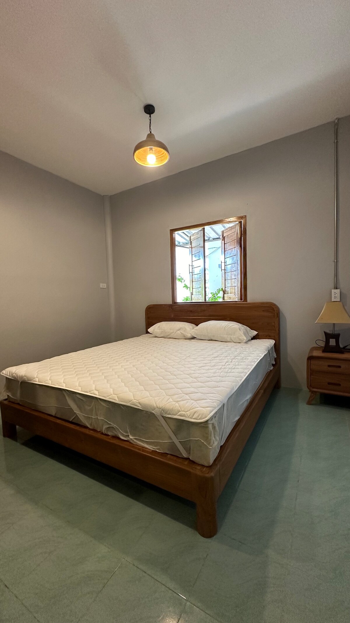 通萨拉（ Thongsala ）舒适的房间