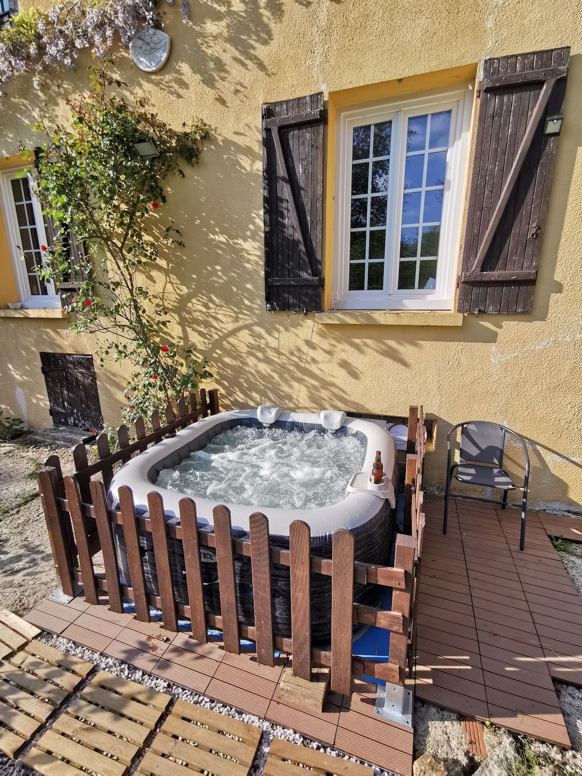 La campagne à 1h de Paris, avec piscine et jacuzzi