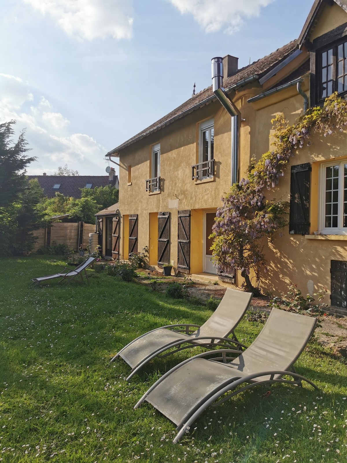 La campagne à 1h de Paris, avec piscine et jacuzzi