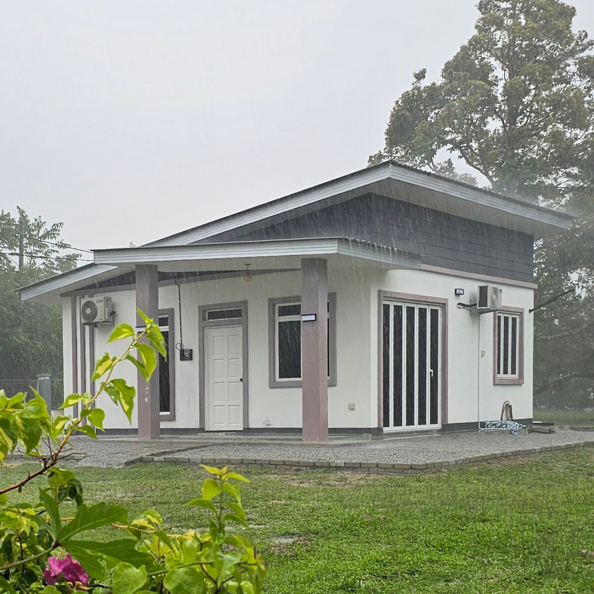 D'Melang Small House in Melang