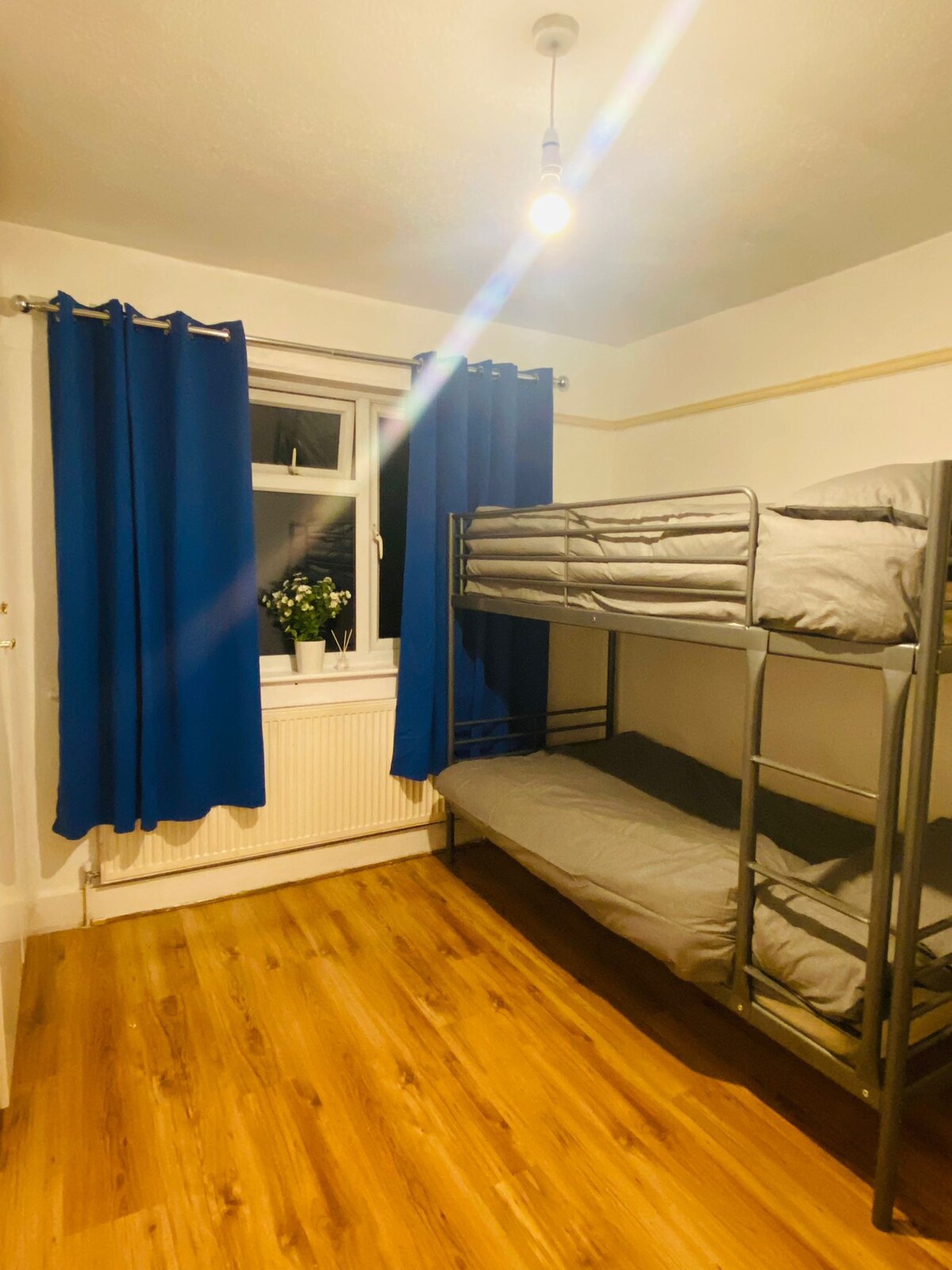 Close to London - 2 beds room