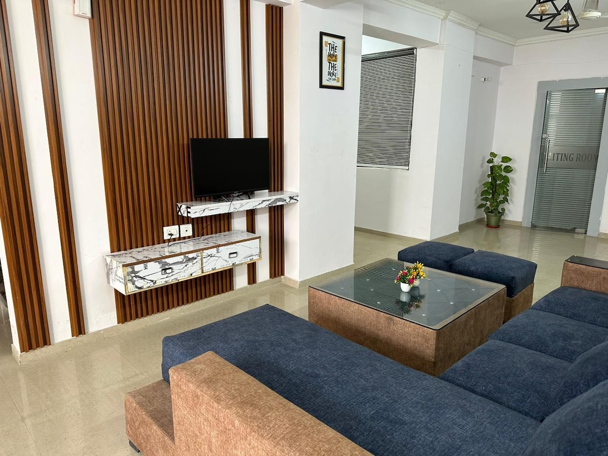 Luxury flat in Rajnagar Ext