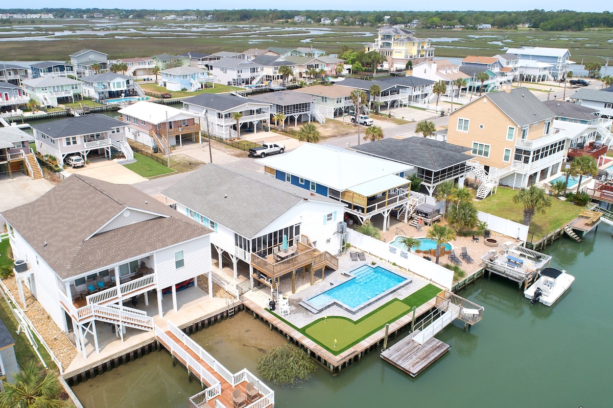 Waterfront+Pool & Putting Green