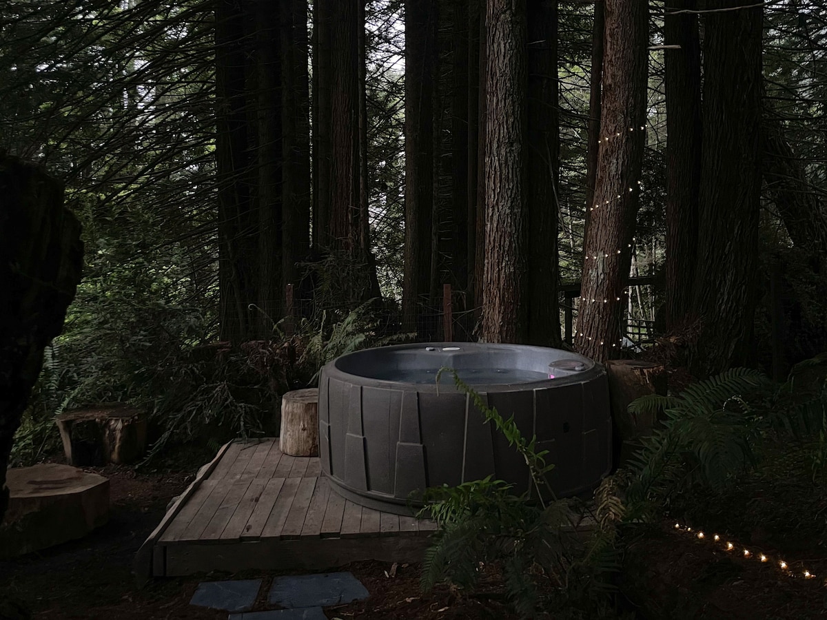 dreamy cabin in the redwoods & hot tub