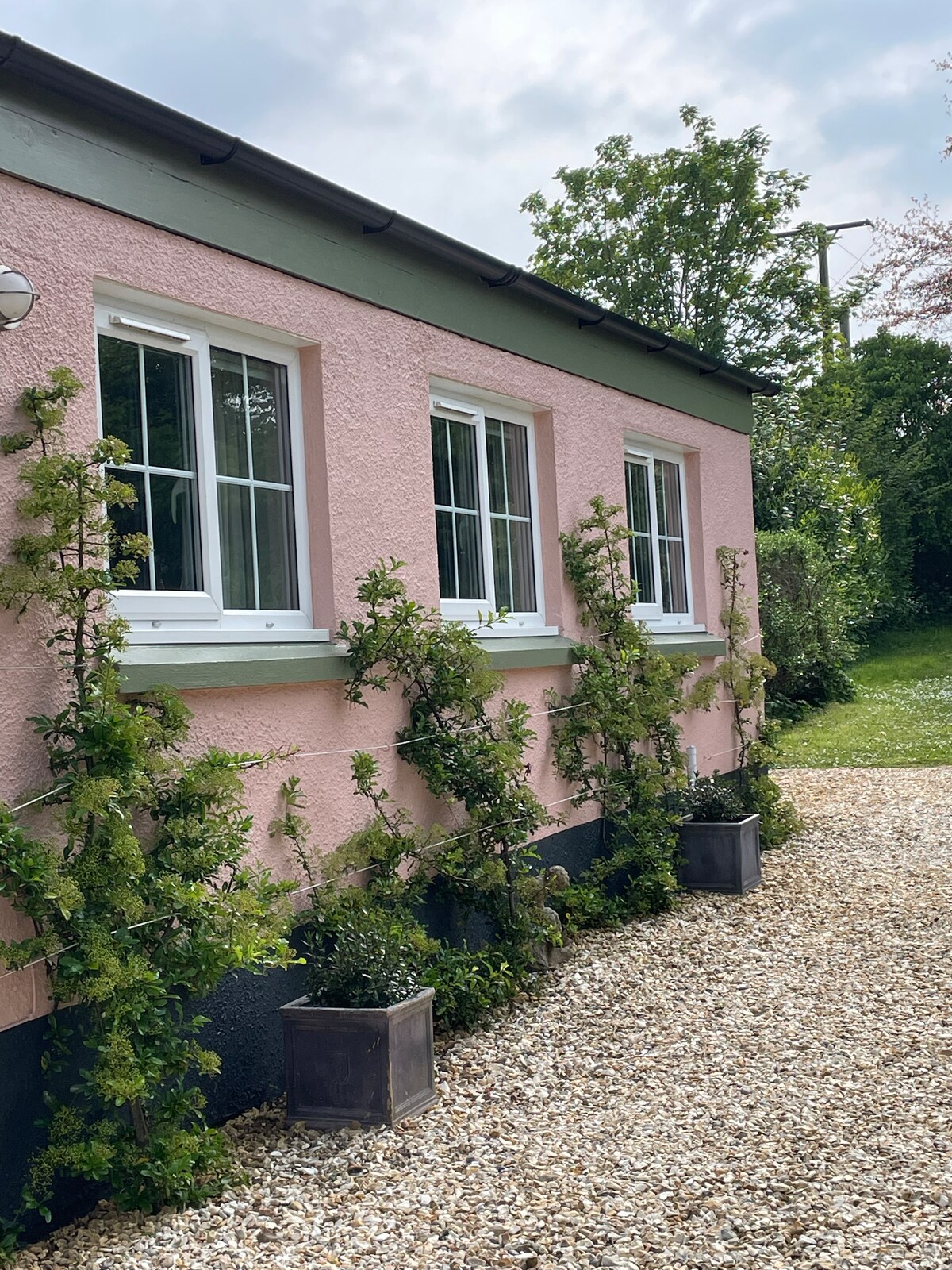 Garden cottage near River Exe