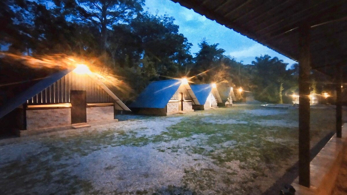 维多利亚营地和乡村小屋（ Victoria Camp & Cottage ）可容纳30 ~ 40人