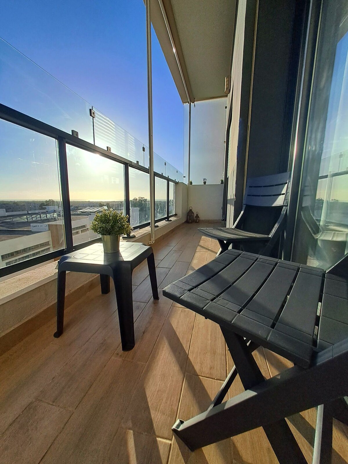 Modern & Bright Apartment 2Bdr with Splendid View