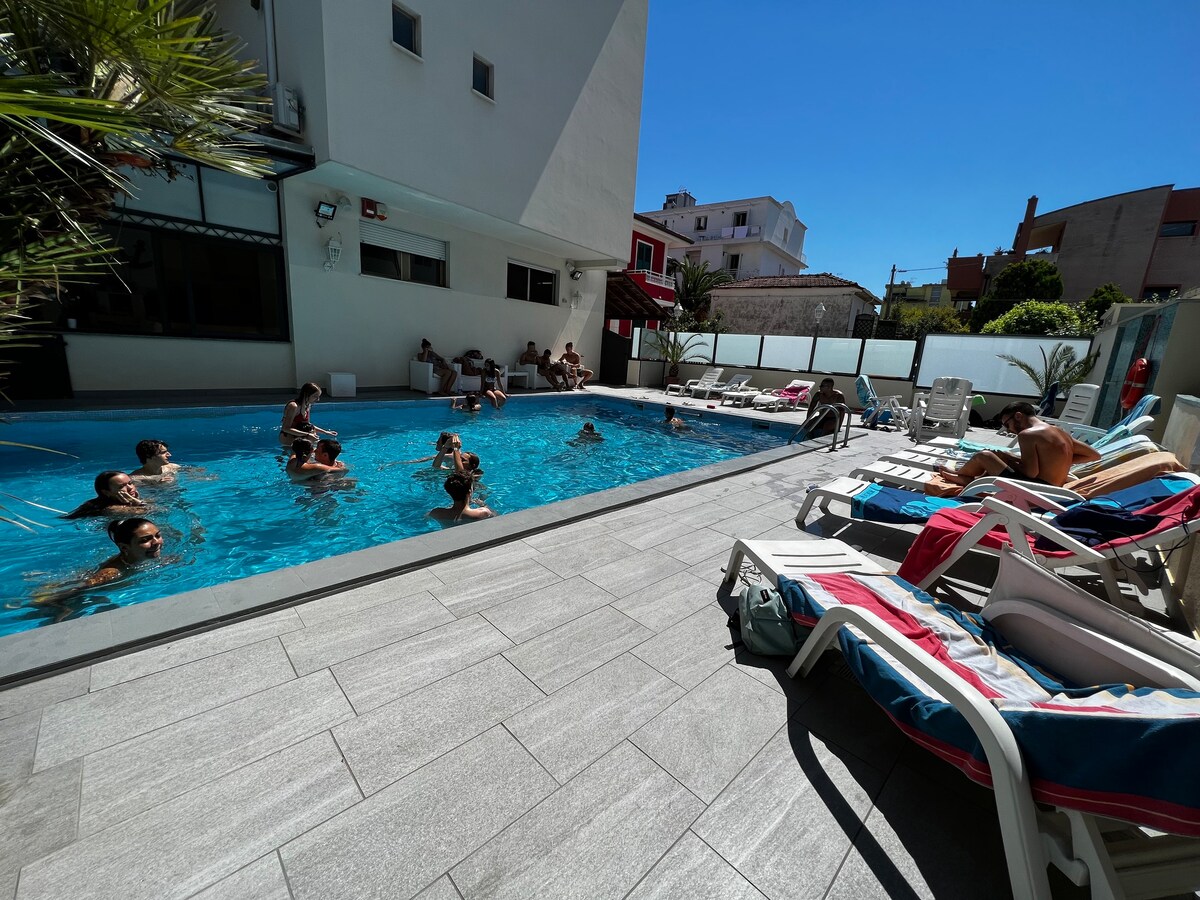 Appartamento adiacente piscina