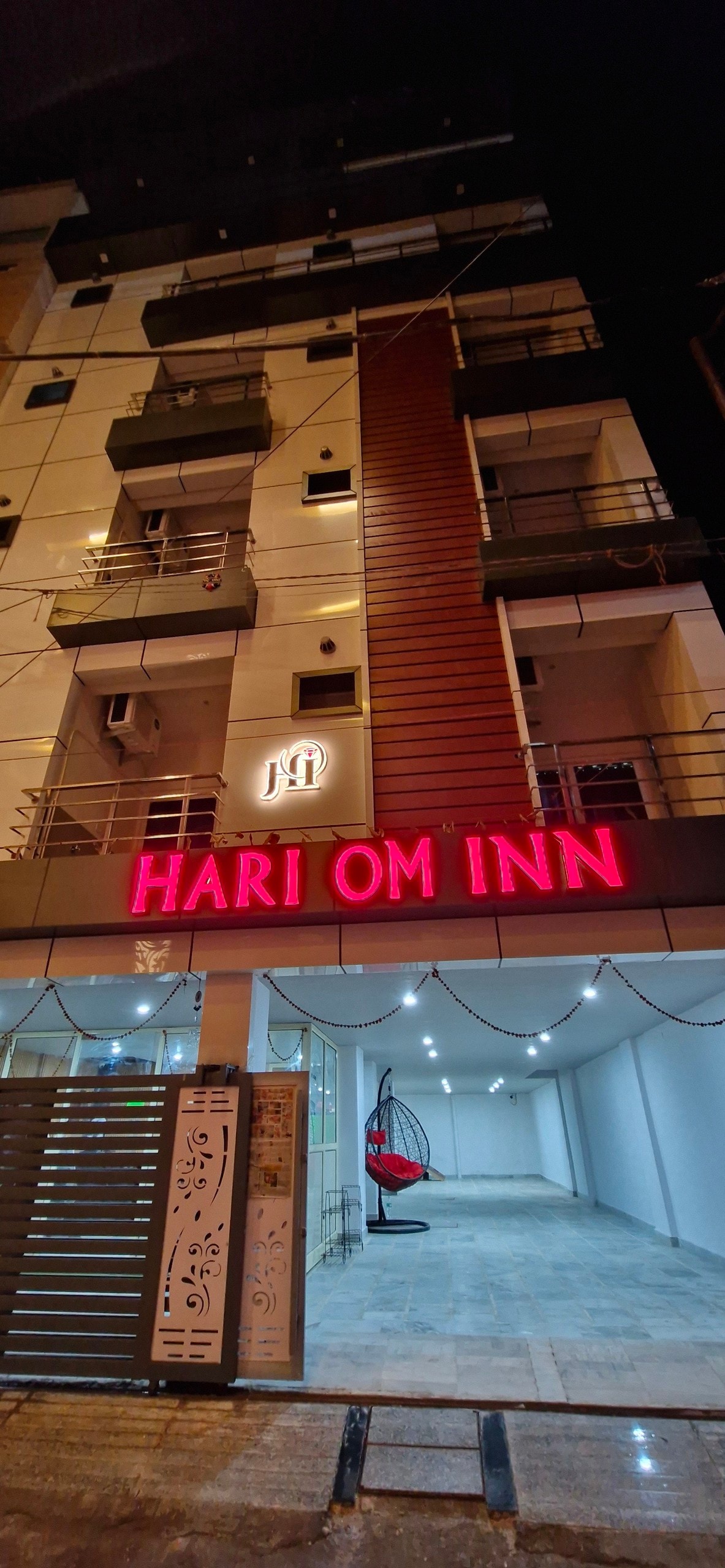 Hari Om inn 1st floor