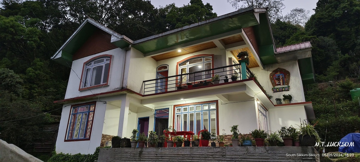 Namo Homestay
Ethnic & Organic