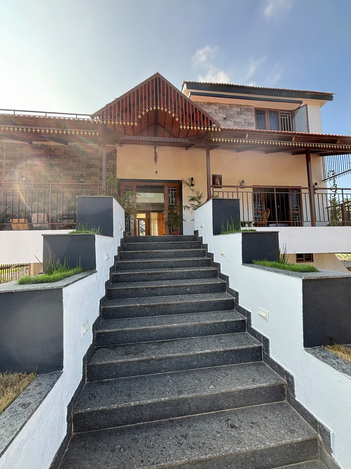 Honolu Farm stay: Luxury 4 room courtyard villa