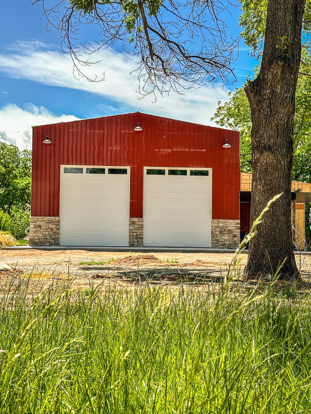 Country Living “The Red Haven” New Barn near Zion