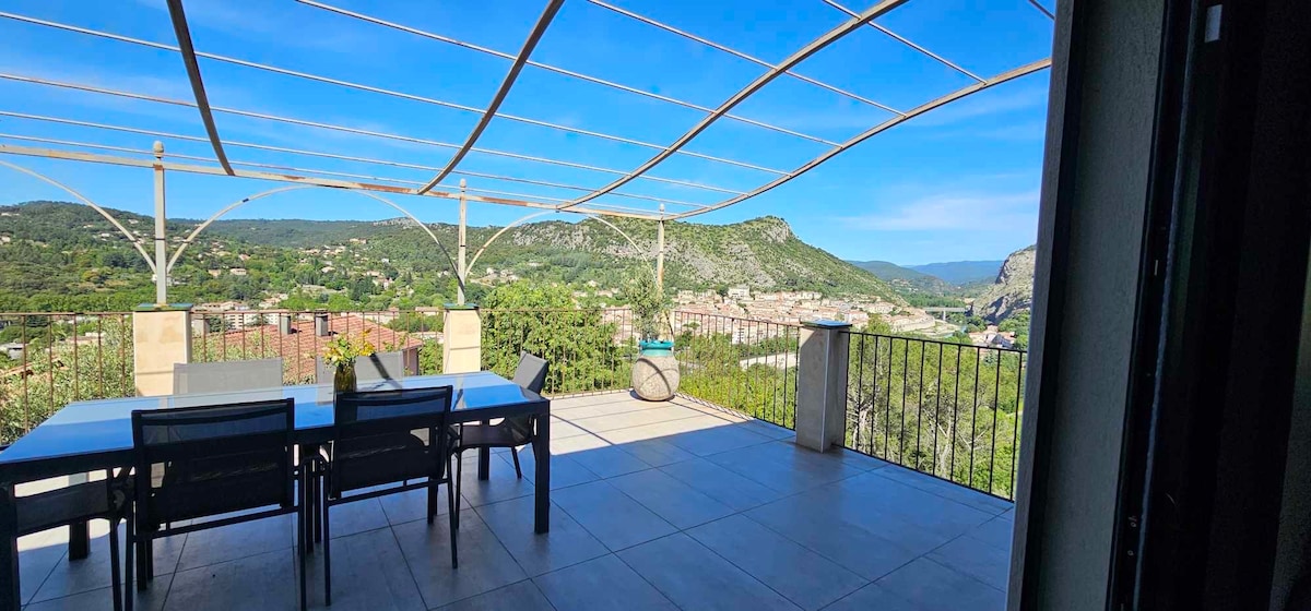 Maison piscine vue Cévennes