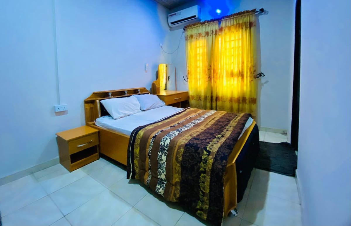 3 bedroom Holiday Apartment In Etete GRA, Benin.