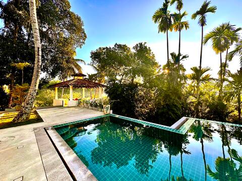 Luxury Colonial Villa 2 infinity Pools and Chef