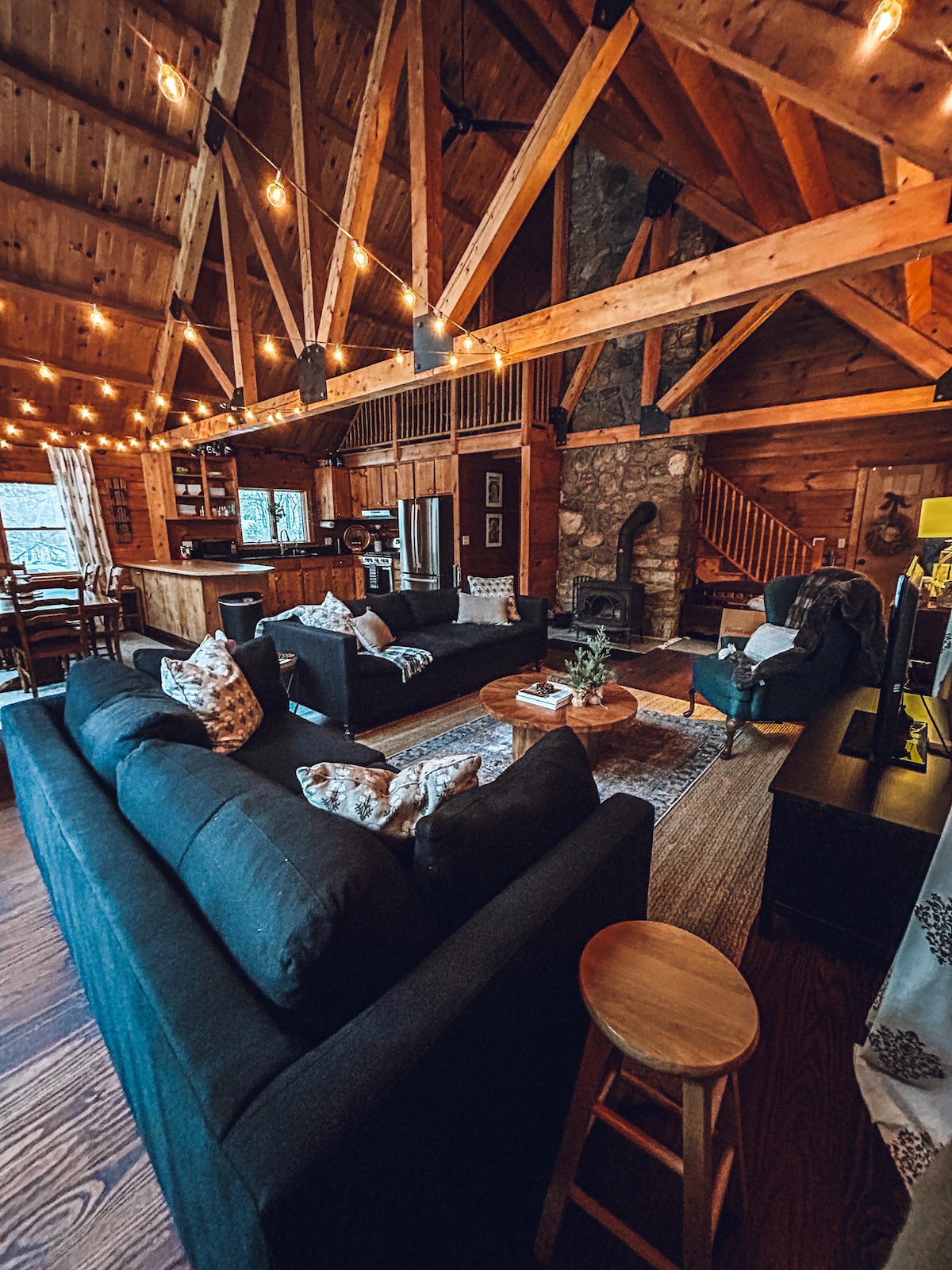 Woodhaus Westerly -3 BR, 2 BA Modern Log Home