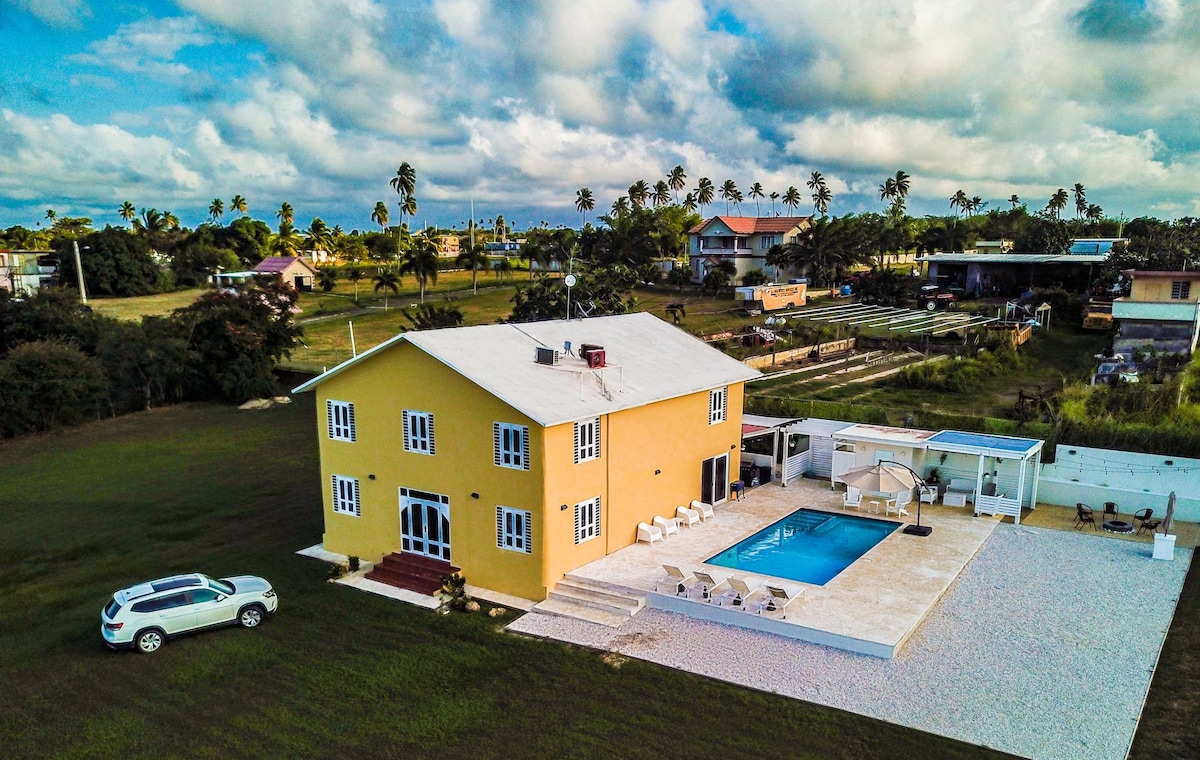 Casona Ocean Blue: Spacious Beach House w/pool