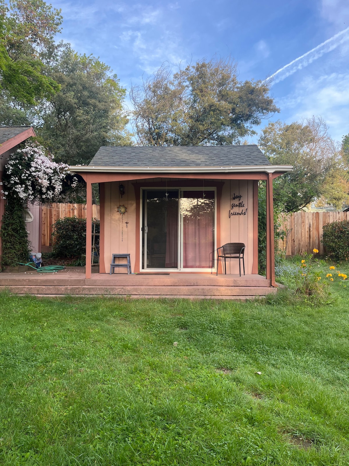 Fair Oaks安静的微型住宅花园小屋小屋