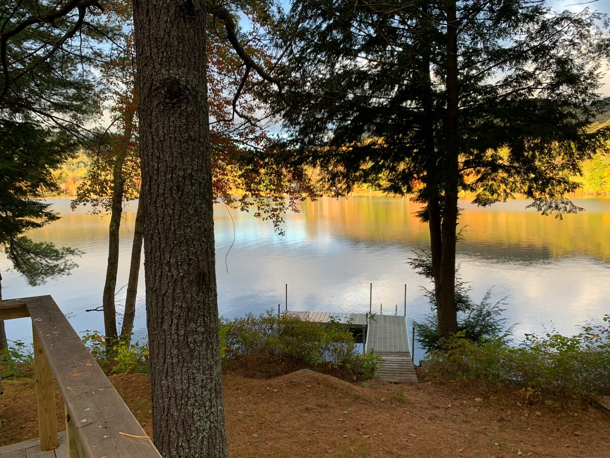 All seasons Lake House next to ski areas