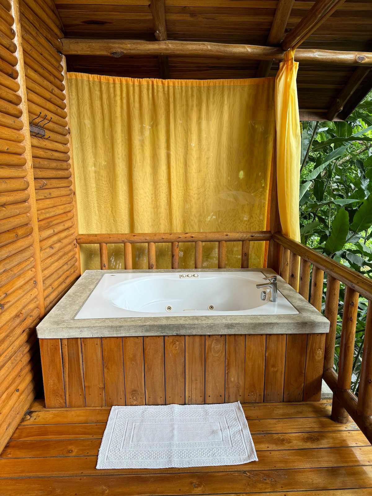 美丽的Cabaña Rustica # 5 ，配有空调和按摩浴缸