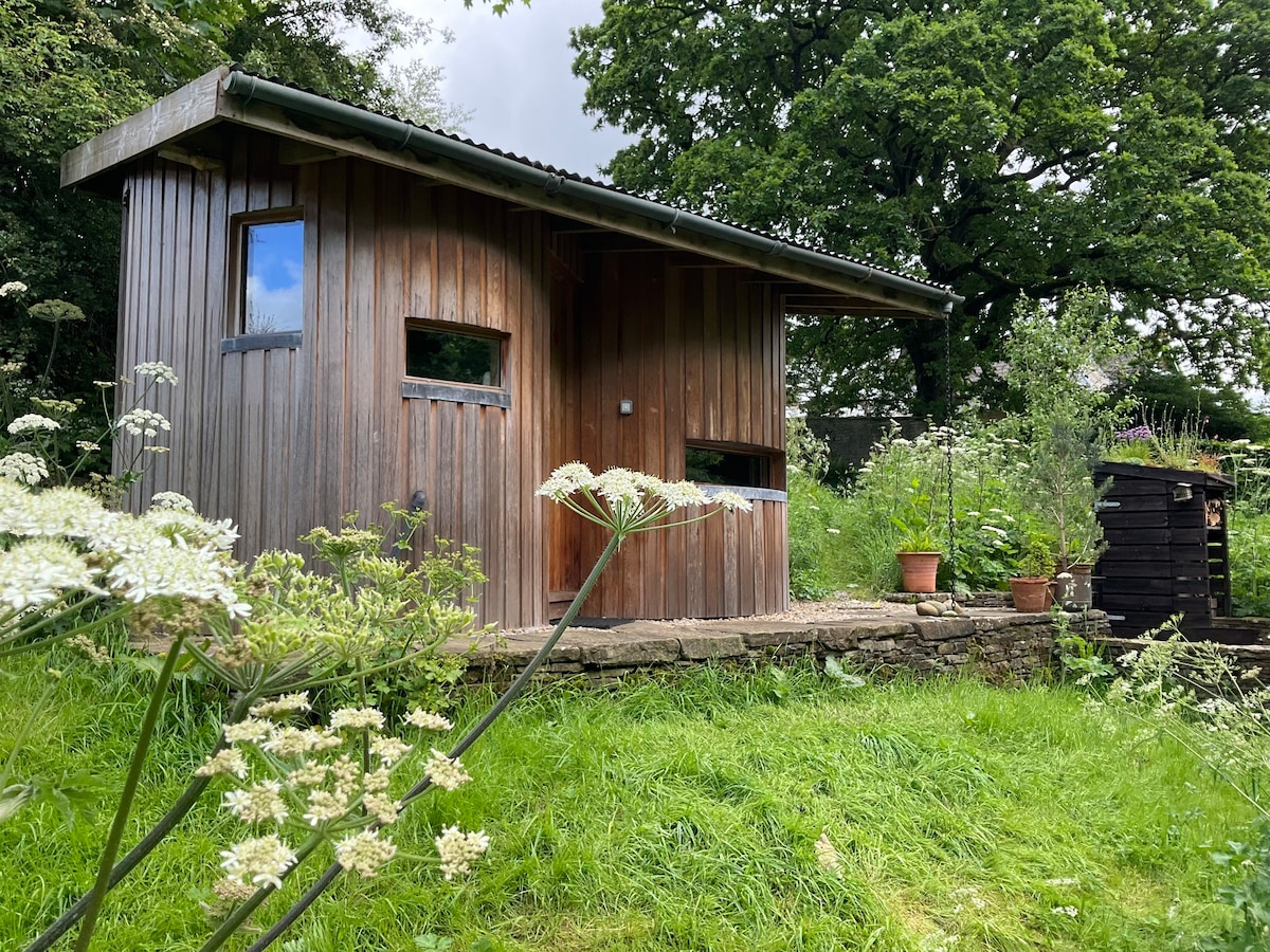 Cosy, Curved Glamping Cabin