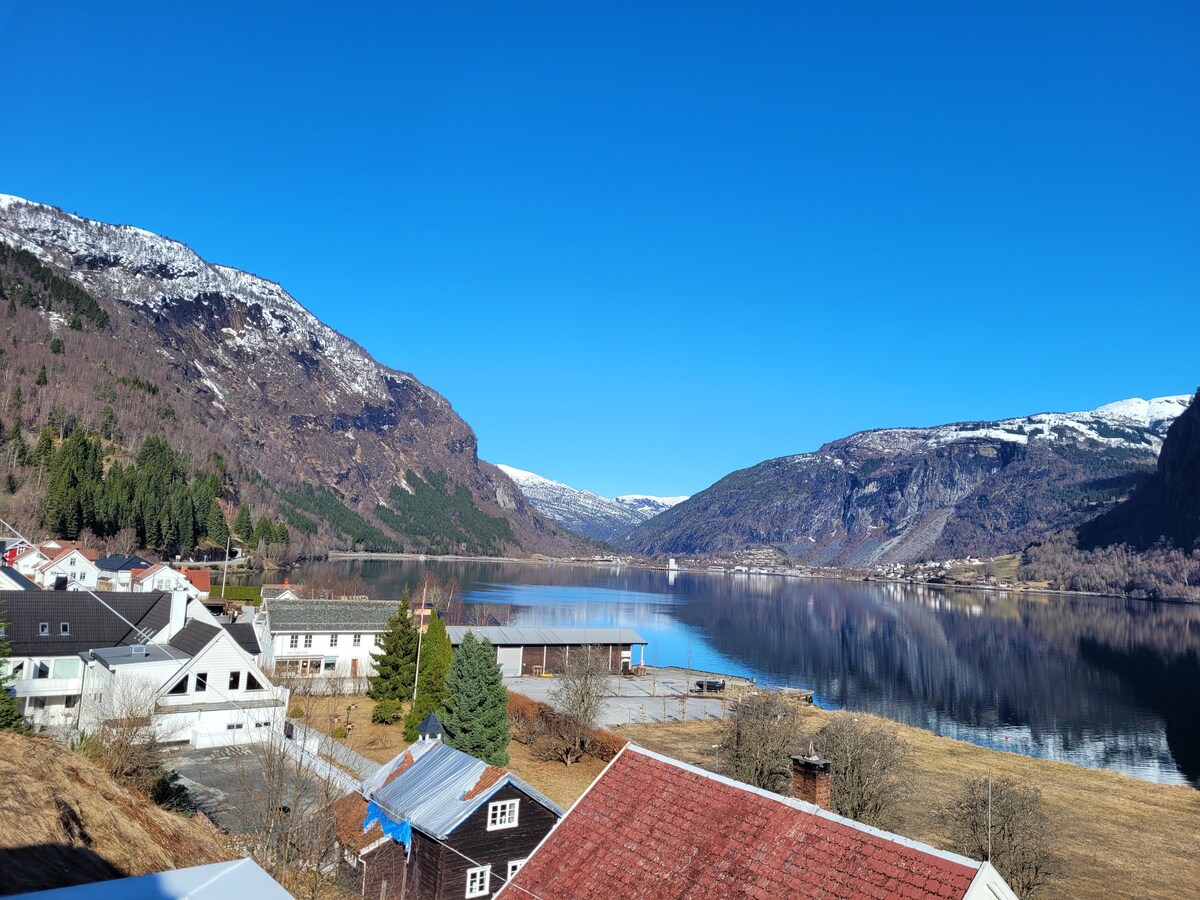 Marifjora - house by the fjord