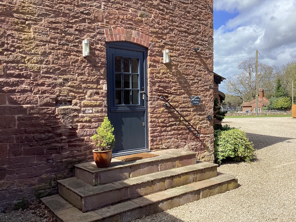 The Grooms Lodgings, Pitchford