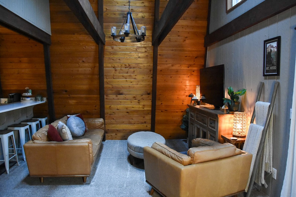 舒适的三卧室木屋，位于杜鹃花