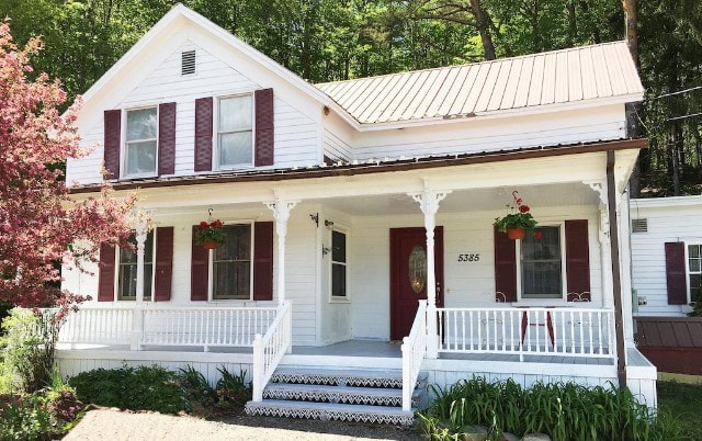 Catskill Mountain Farmhouse with Babbling Brook