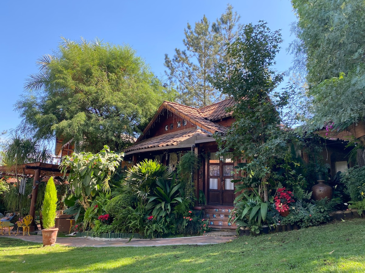 Cabañas Colibrí Luna