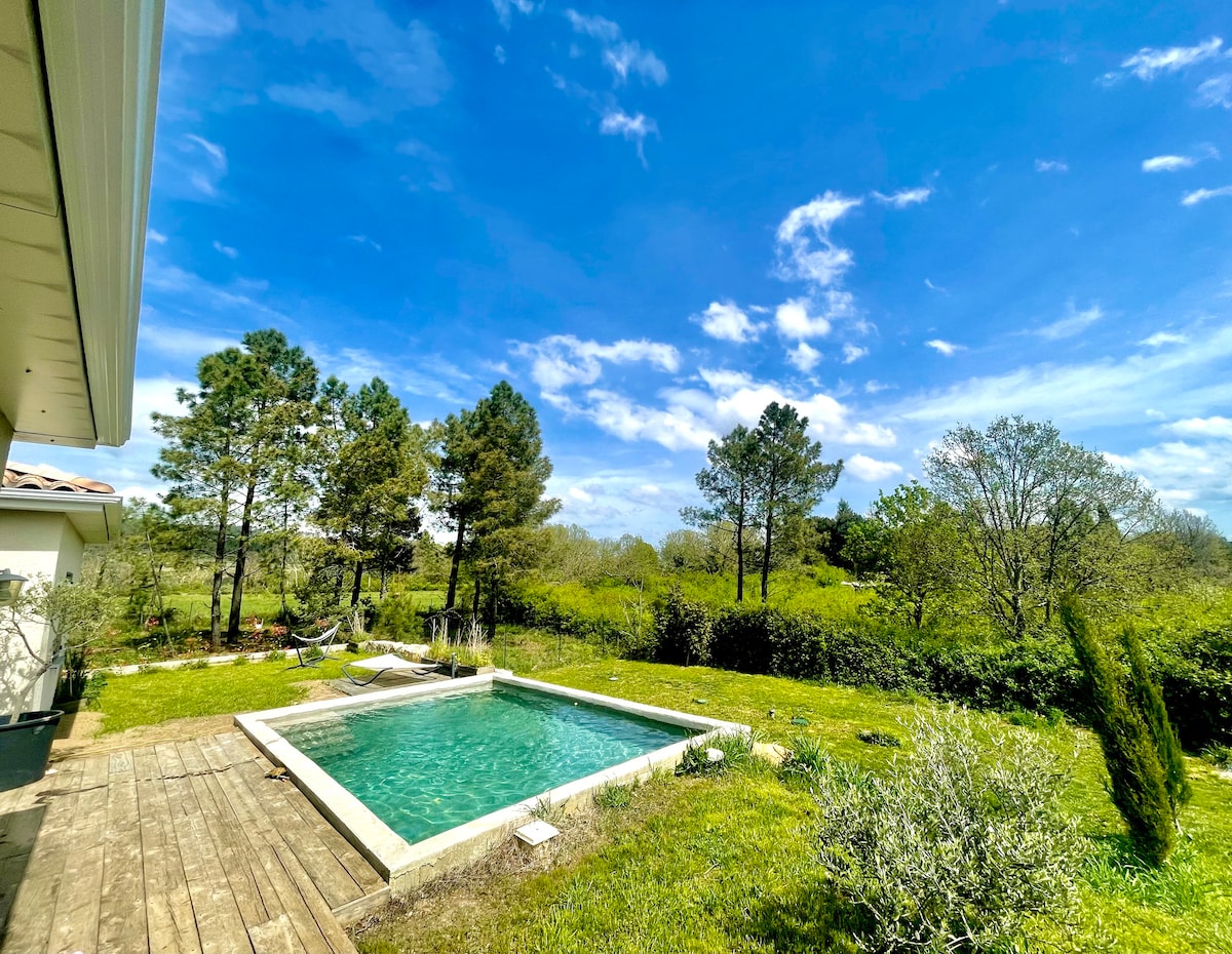 Villa piscine 3 chambres 8 couchages sud Ardèche