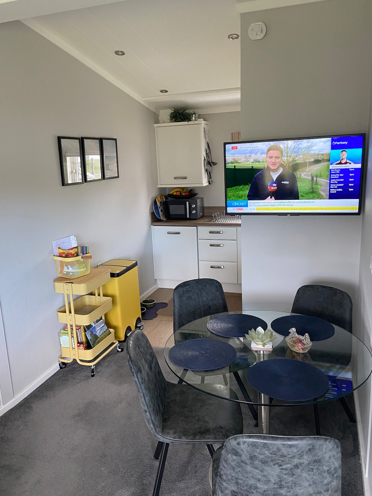 Modern Chalet at Broadlands  Park Marina