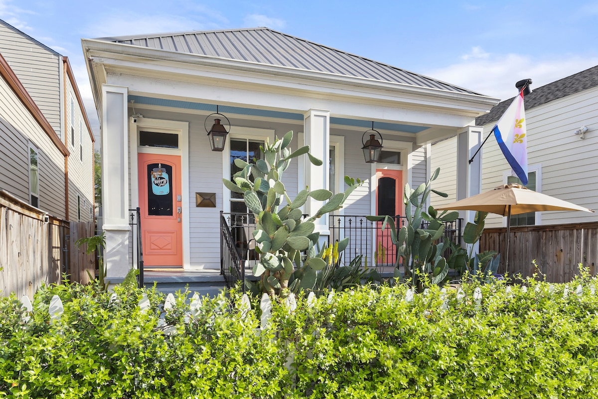 Beautiful 3 bed 2 bath Home in Uptown New Orleans!