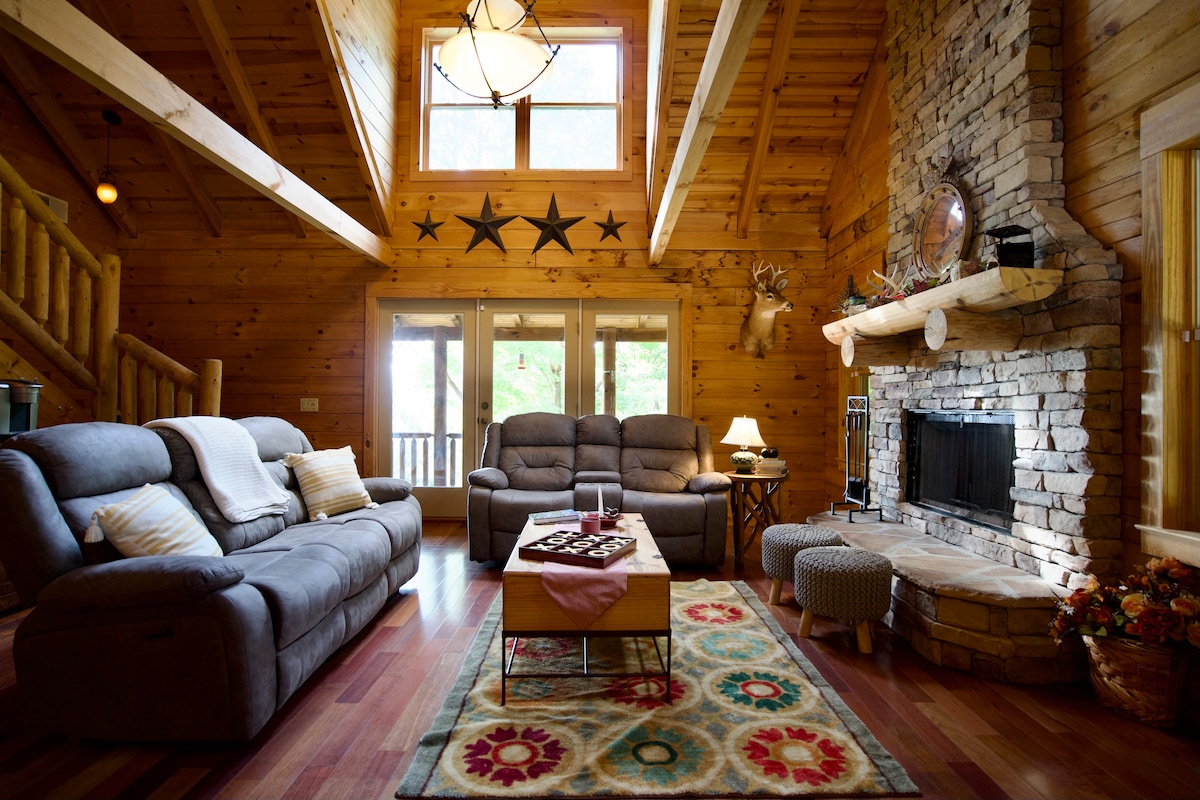 Spencer Mountain Cozy Cabin