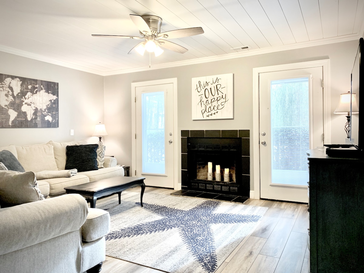 St Simons Cozy Coastal Townhome -Enjoy Island Time