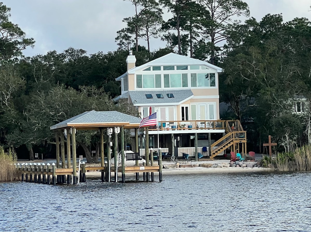 Waterfront 4 BR 5 beds 5 baths with private beach