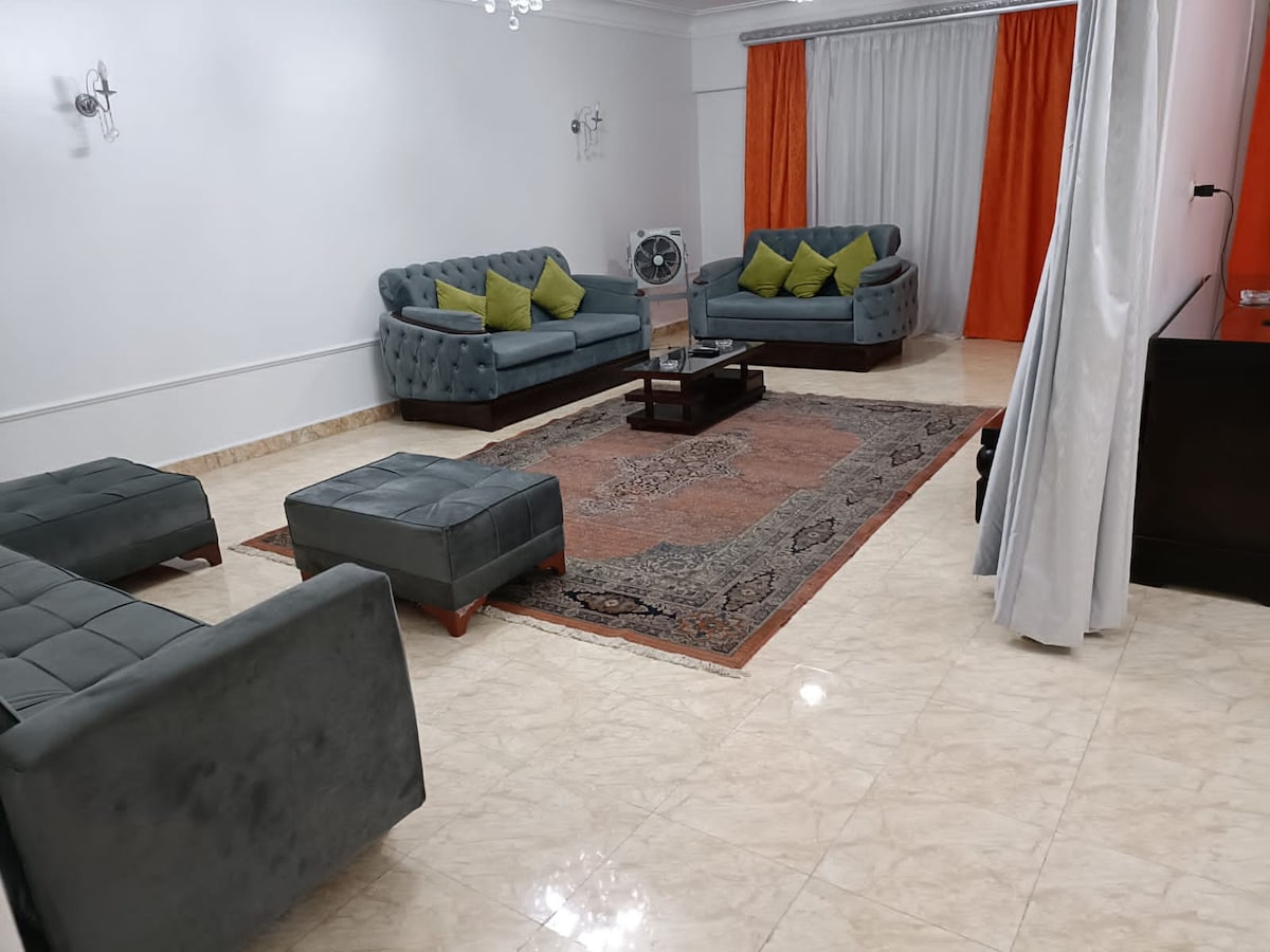 Grand Apartment close to city stars شقة فخمة