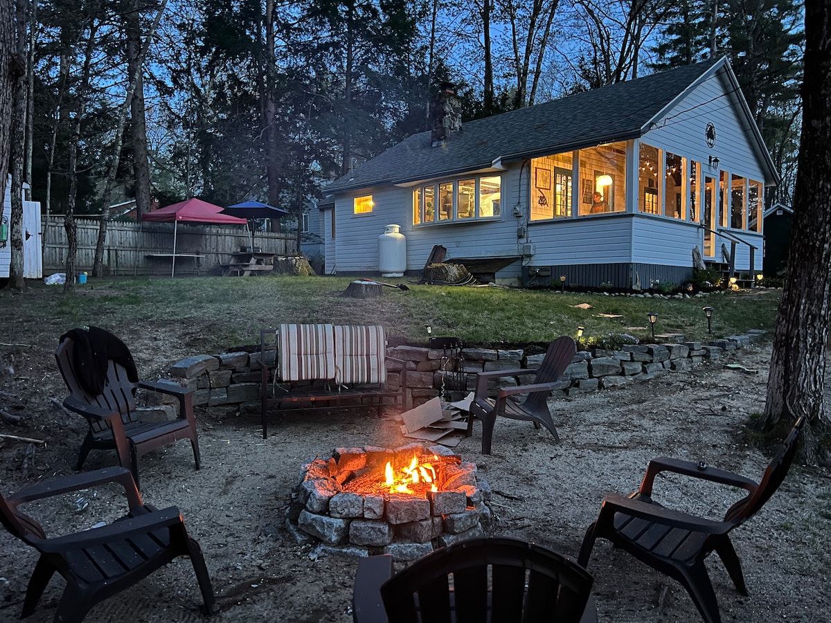 Kendalls Cottage at Sebago Lake