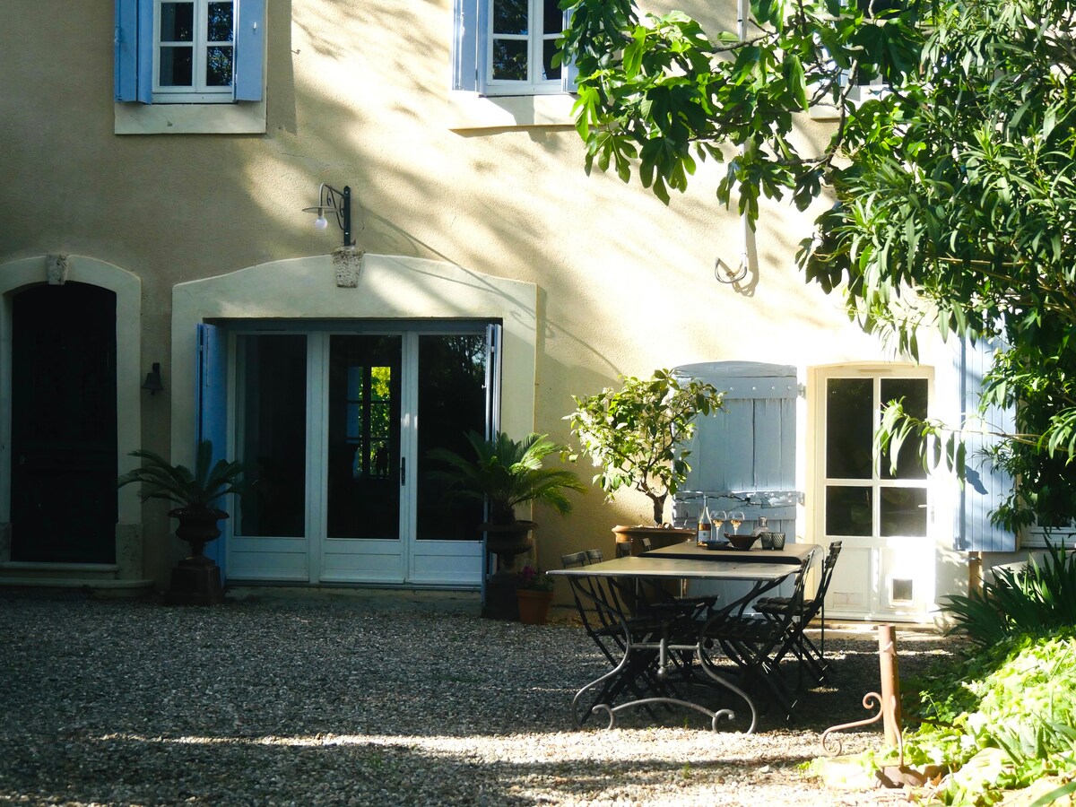 Dreamhouse, surrounded by its own vineyards