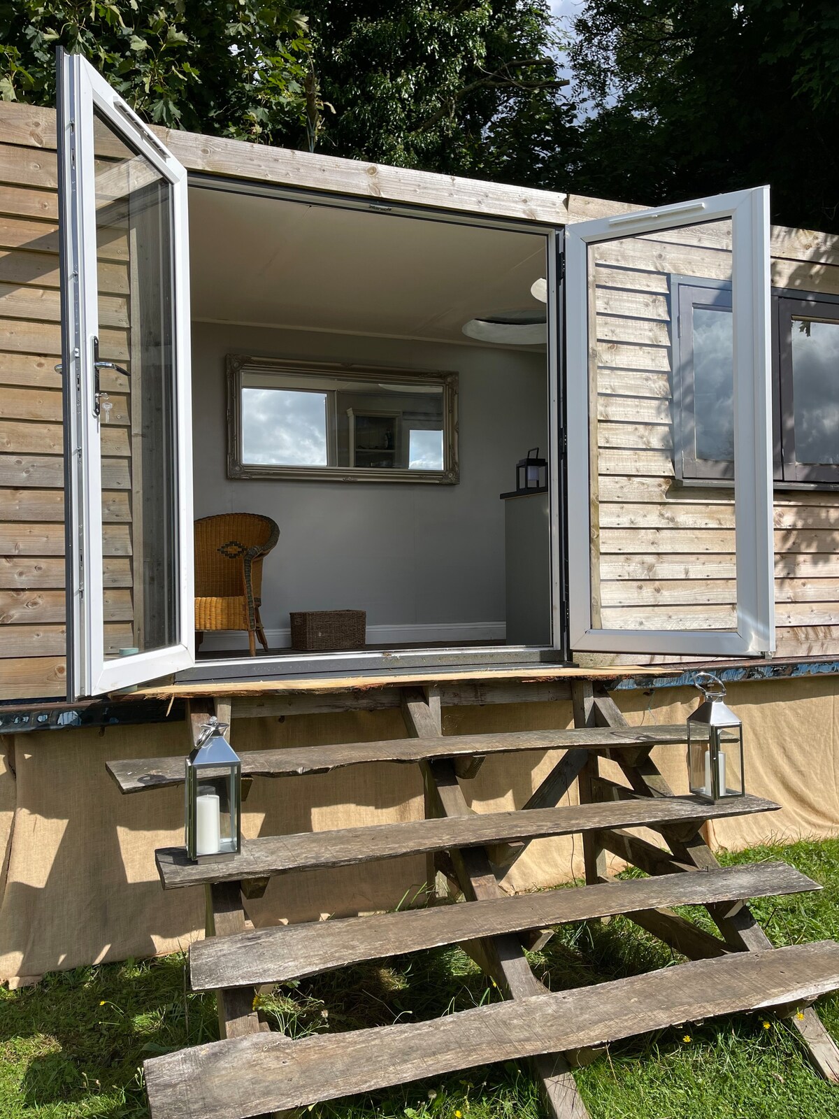 Fabulous Bell Tent and hot tub