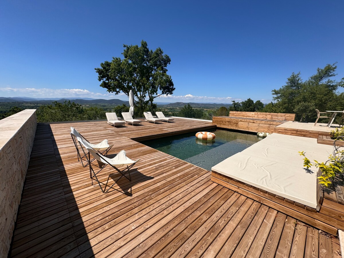 Maison avec vue sur les Cévennes dans la chêneraie