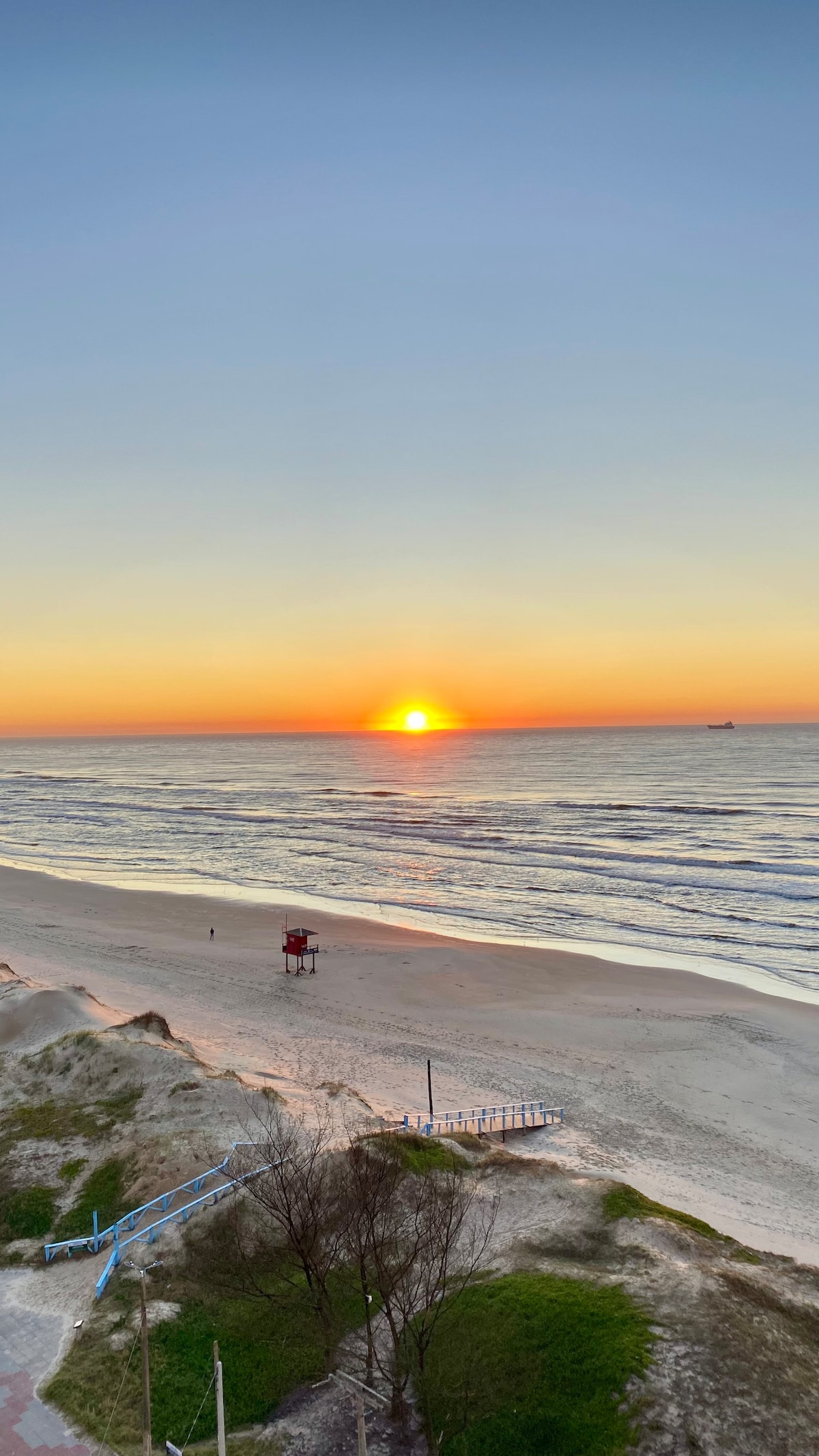 Aconchegante apartamento pé na areia!