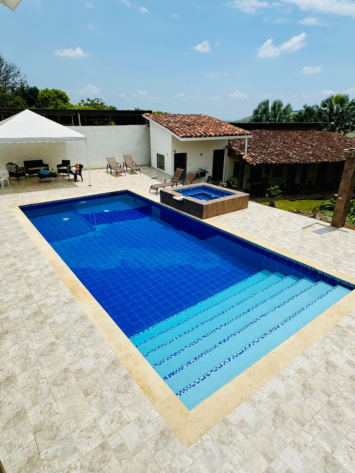 Hermosa Finca Colonial en la Buitrera,  Palmira