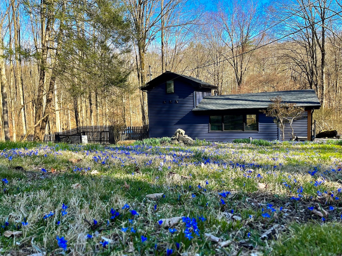 Nestled in Hudson River nature park near Kingston