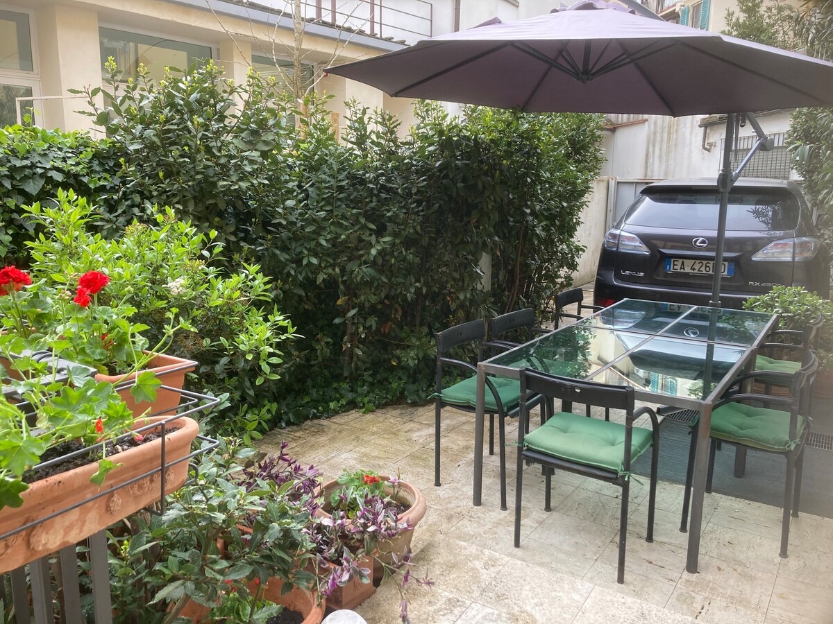 佛罗伦萨公寓，带花园和免费停车位一楼