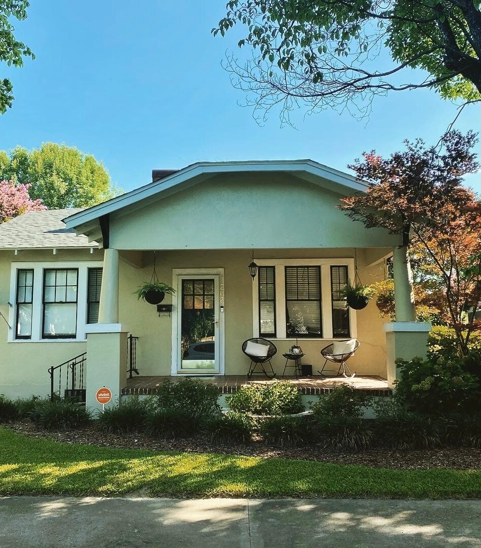 Mid-Century Bungalow - walk to Downtown!