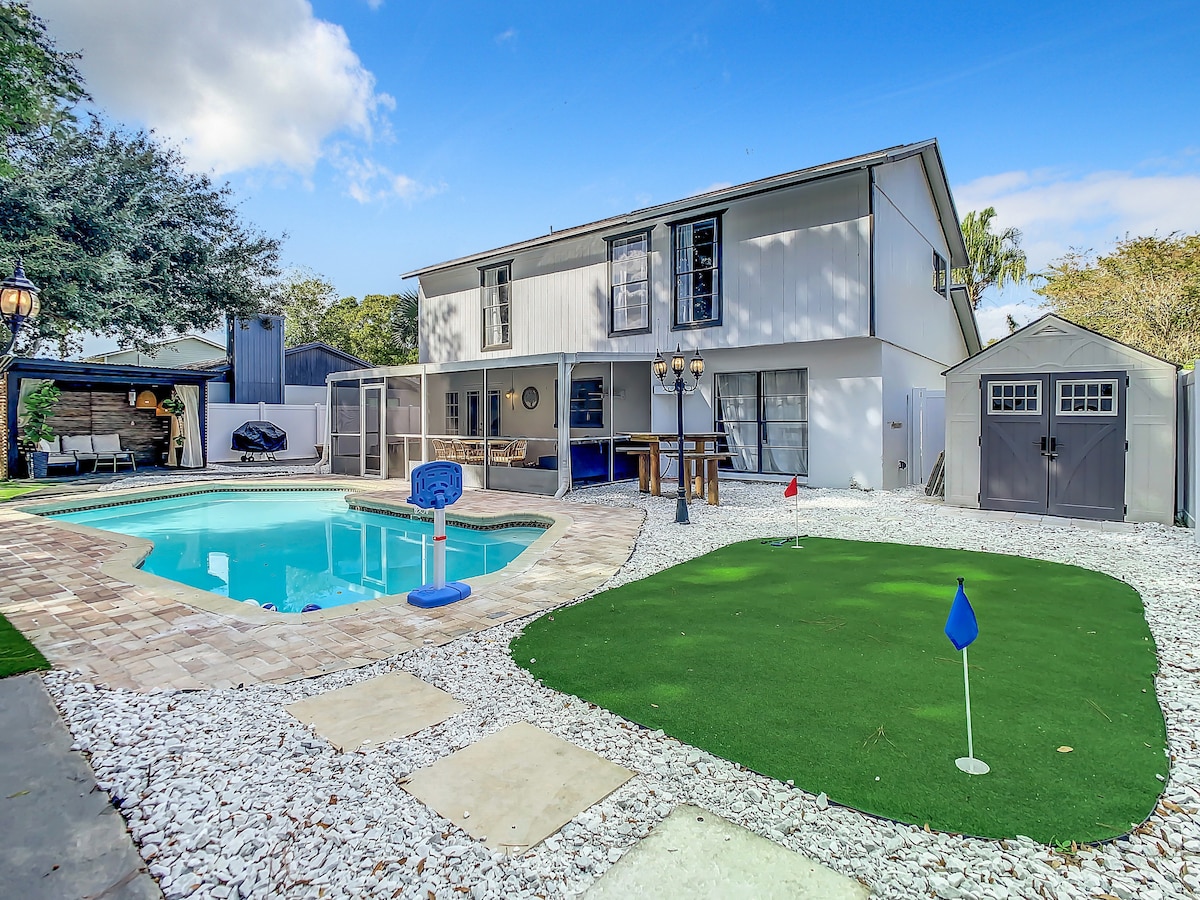 “Sunny Retreat”Pool & Mini Golf