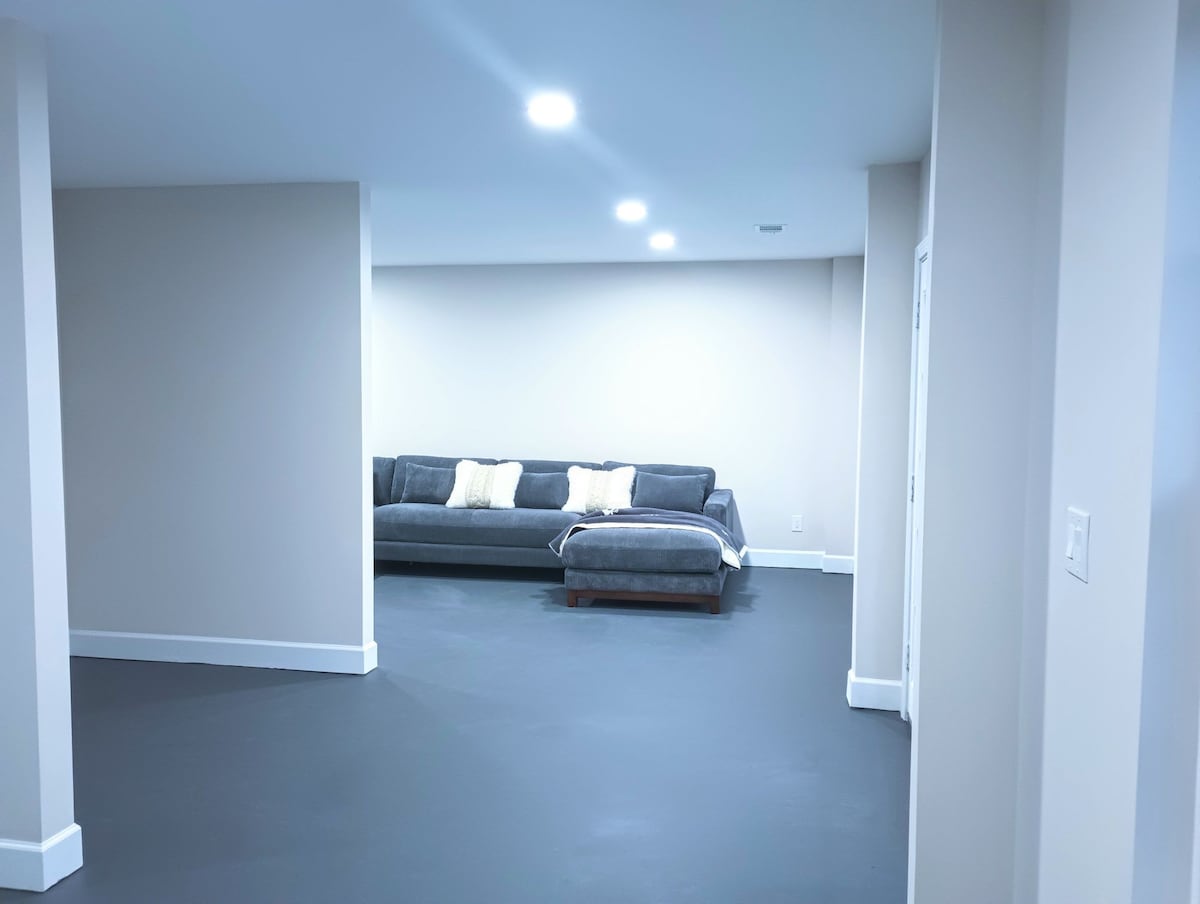 Stylish basement suite in Marietta