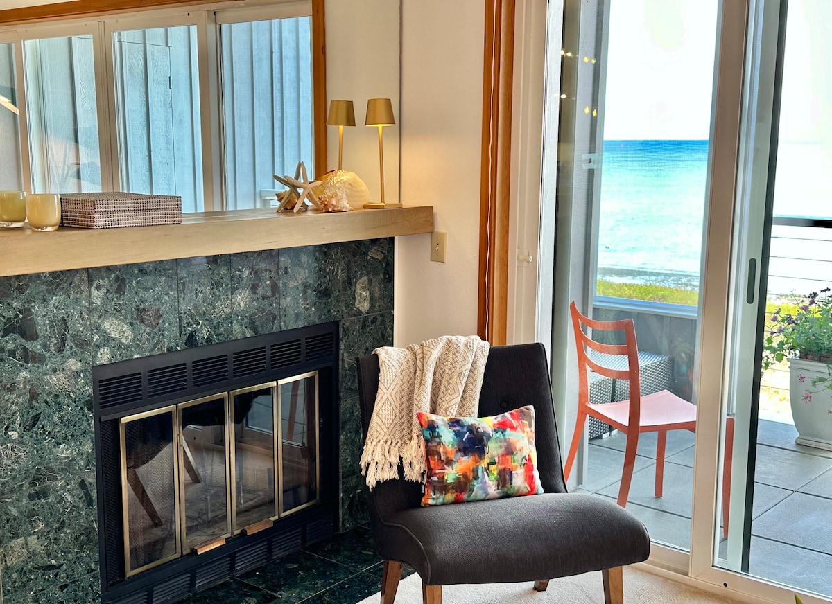 Seaside Oasis: Oceanfront Bliss Condo at Semiahmoo