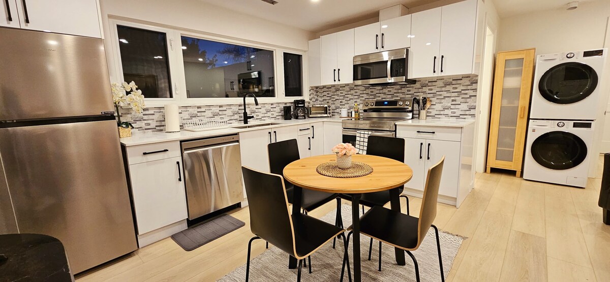 Private 1-bed suite - 5 mins from Grouse Mountain